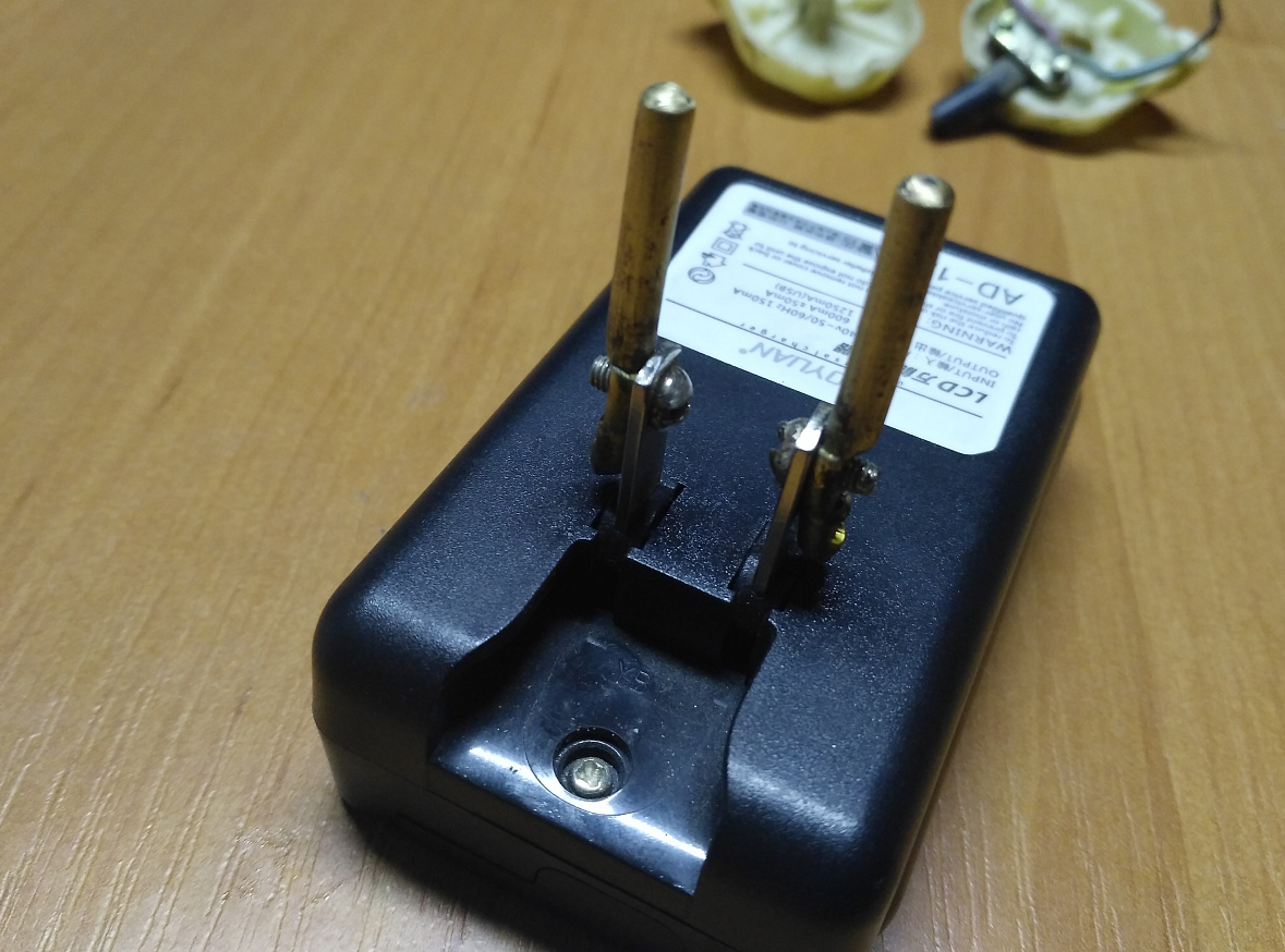 Dönüşüm ABD - AB 220v (Plastik Aparattır!!!) Dönüşüm ABD - AB 220v (Plastik Aparattır!!!)
