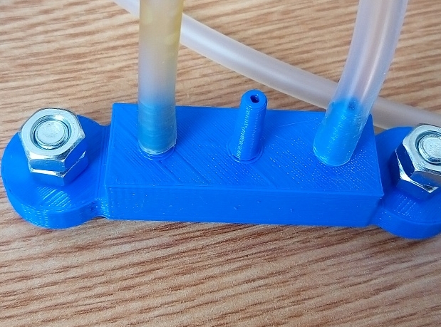 Akvaryum kompresörü için 2 hatlı ayırıcı (Plastik Aparattır!!!)