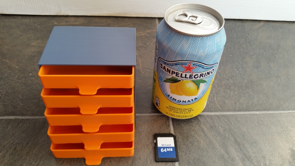 Küçük eşyalar için organizatör (Plastik Aparattır!!!)