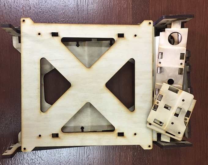 Фанерный стол для Ultimaker и клонов