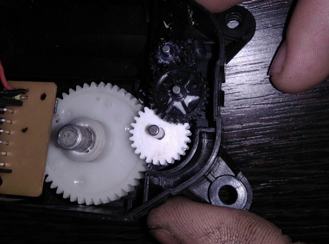 Renault Scenic ısıtıcı amortisör ayar ünitesi dişlisi (Plastik Aparattır!!!)