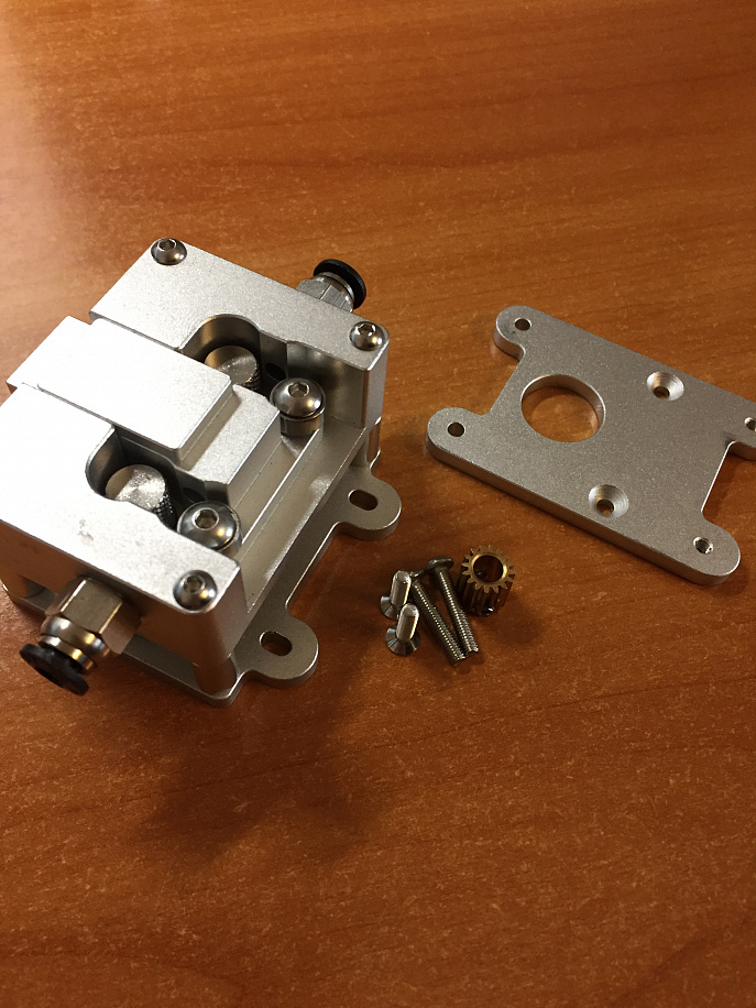 Редуктор подачи экструдера