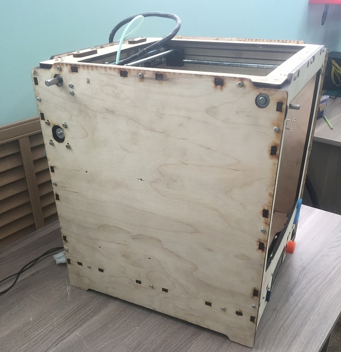 3D Принтер. Клон Ultimaker фанерный корпус.