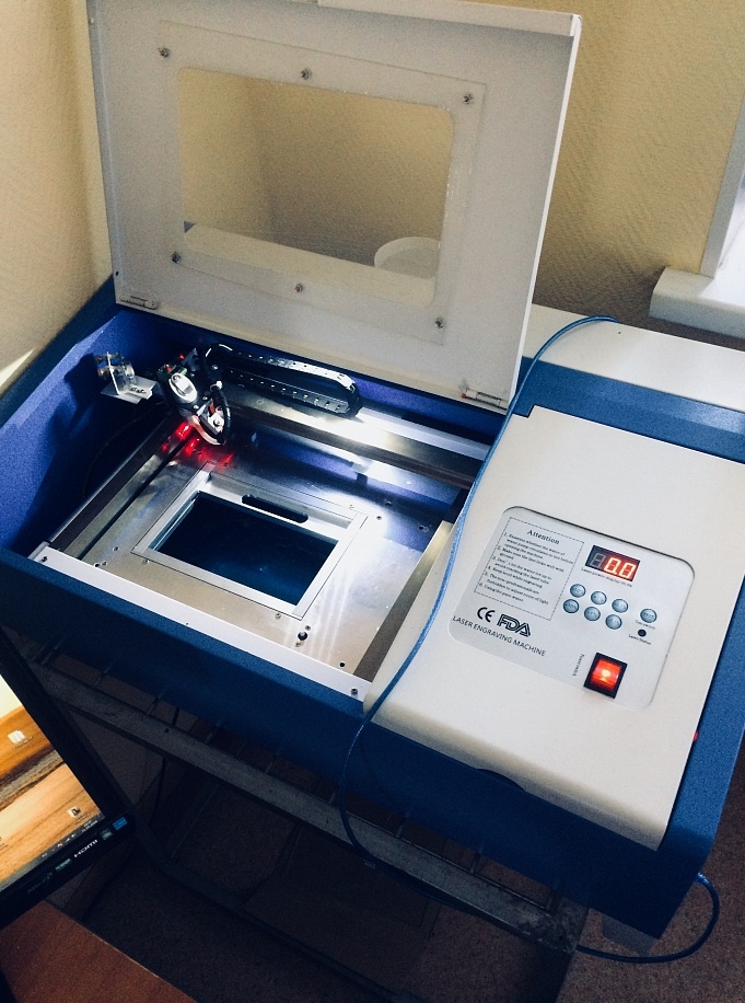 Продам Новый лазерный гравер/резчик CO2 50 Вт.