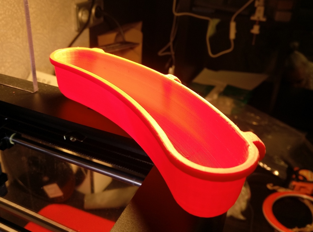 Papağan besleyici (Plastik Aparattır!!!)