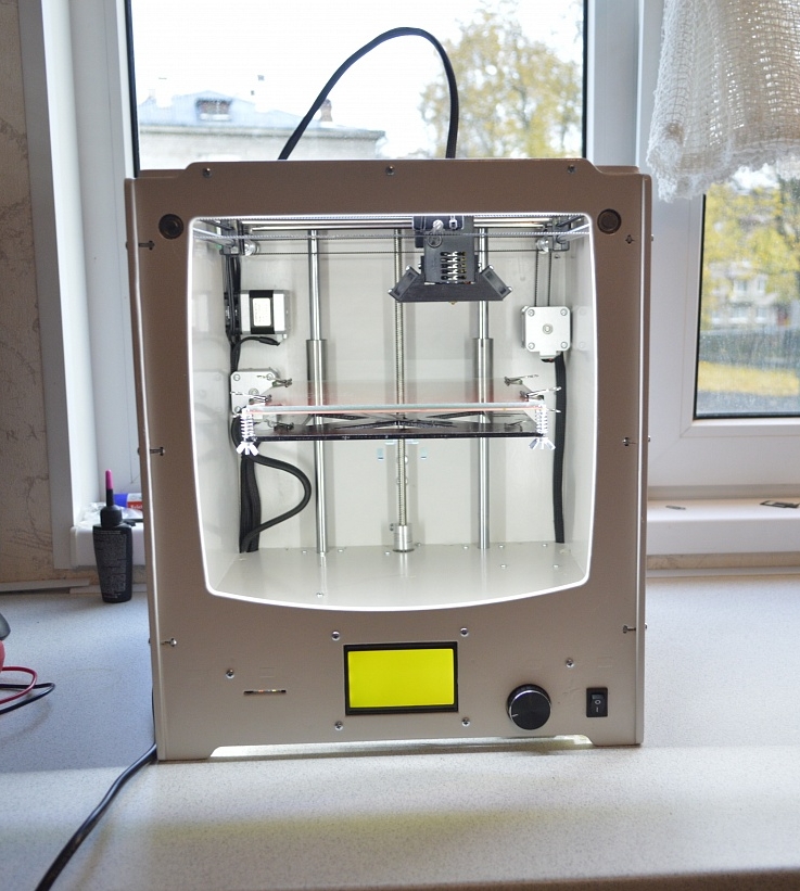 Продам алюминиевый стол для самодельного Ultimaker'a Продам алюминиевый стол для самодельного Ultimaker'a