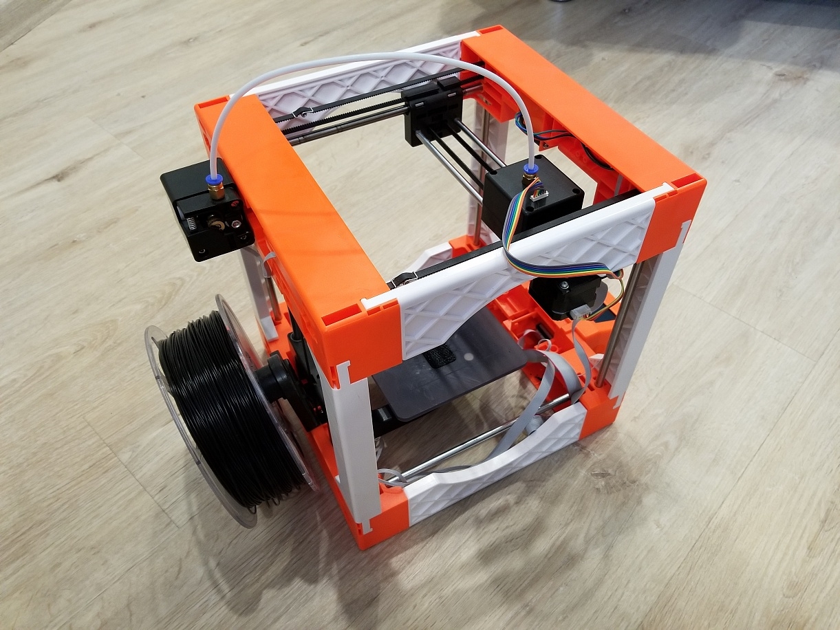 Продам 3д принтер Funtastique EVO