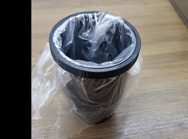 Bardak tutucuda araba çöp kutusu (Plastik Aparattır!!!)