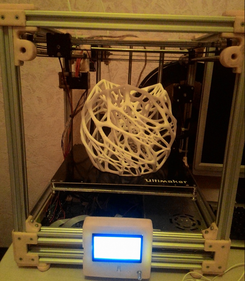 Ultimaker 2 на алюминиевой раме