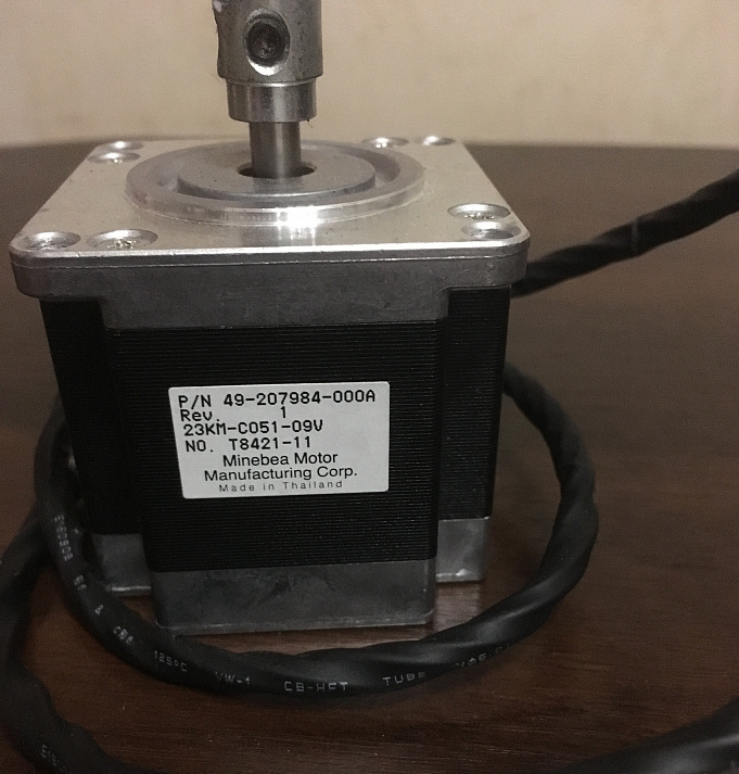 Шаговые двигатели 23KM-C051-09V (БУ)