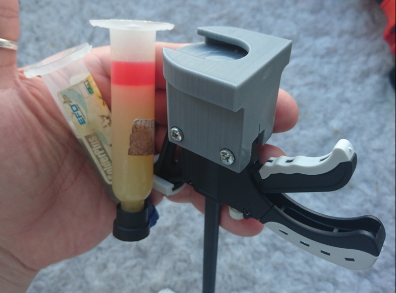 Kelepçeden lehim pastası veya lehim pastası dağıtıcısı (Plastik Aparattır!!!)