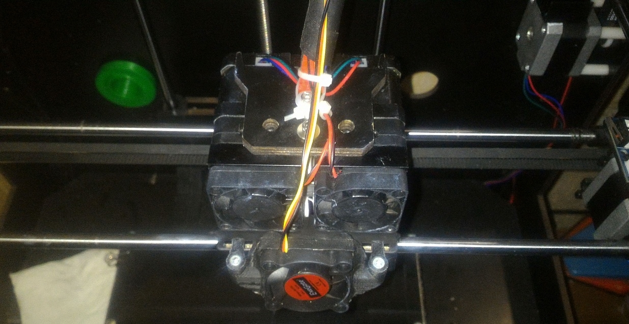 продаю 3д принтер реплику maker bot