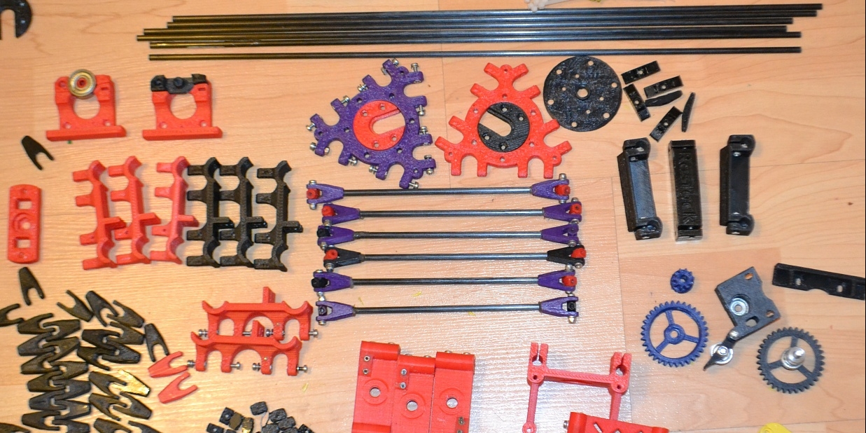 пластиковые детали для  сборки 3д принтера типа Rostock или Rostock Mini с экструдером и карбоновыми "диагоналями"