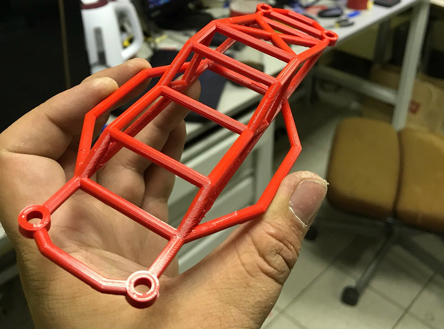 Himoto Merkez 1:18 (Plastik Aparattır!!!)