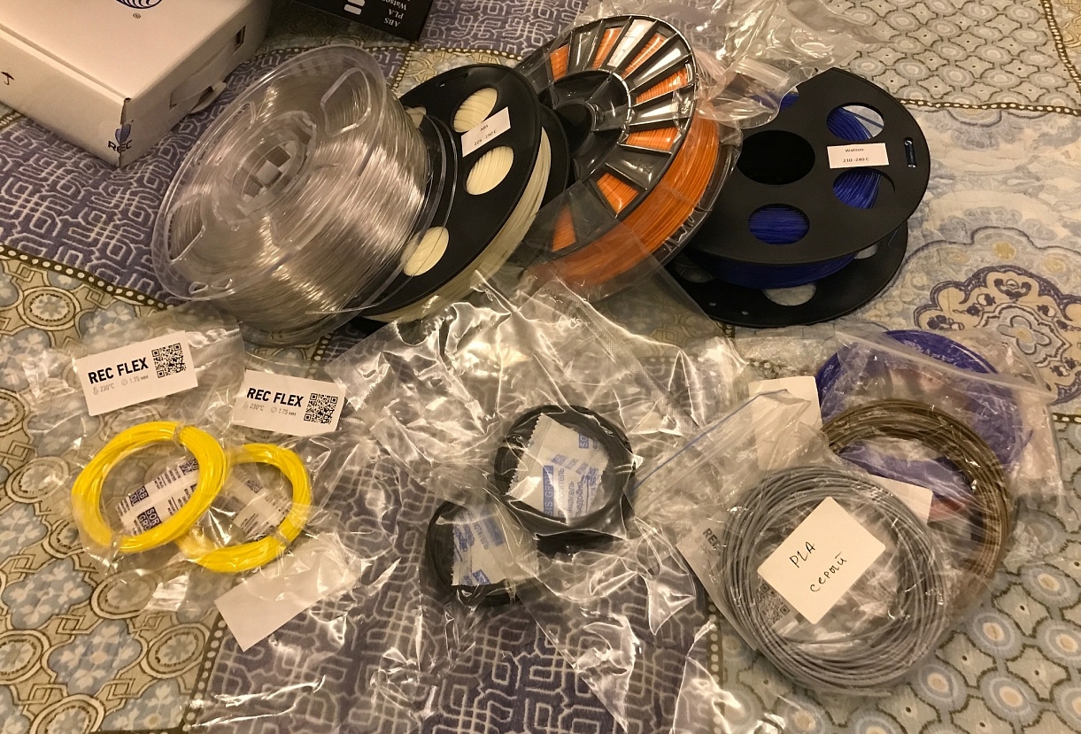 Продам хобби (самосбор replicator 2 + миллион мелочей)