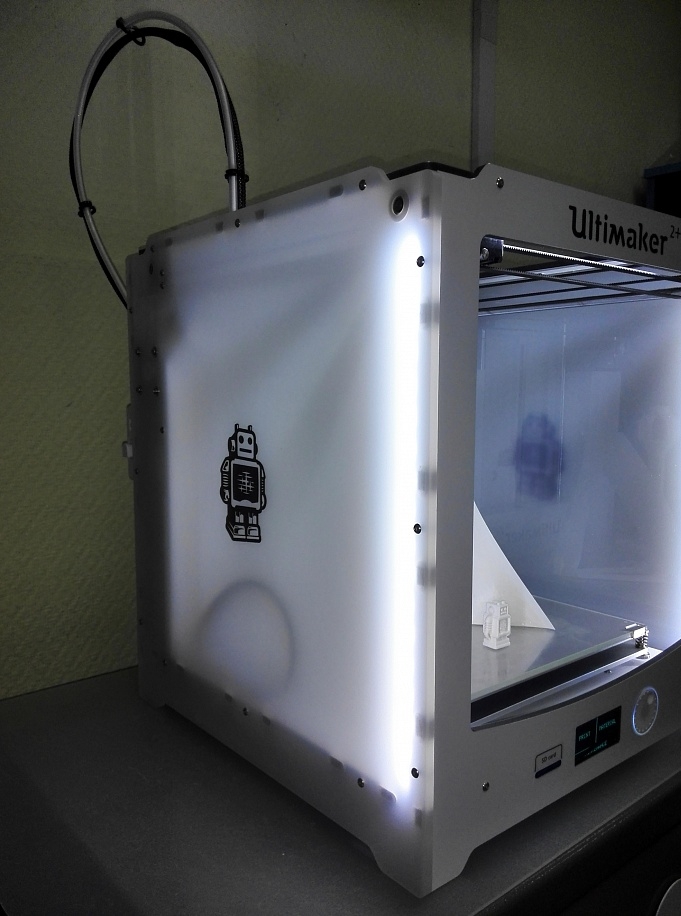 Продам 3D принтер Ultimaker 2+