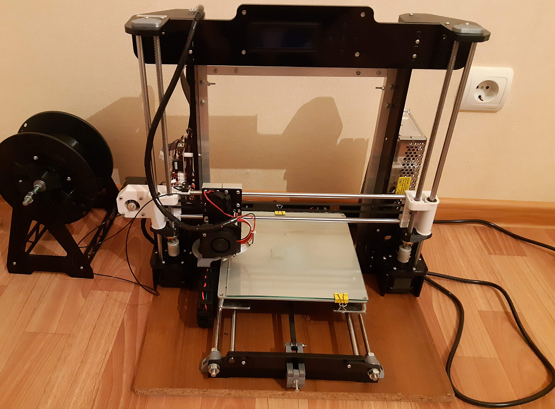 Продам 3д принтер Anet A8