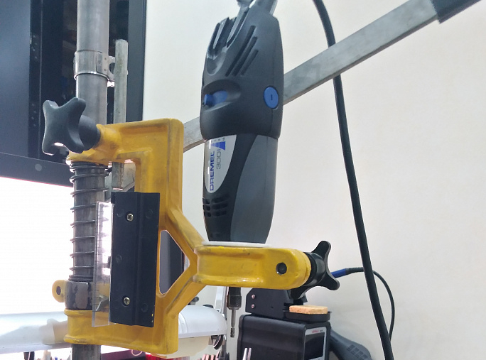 Dremel 300 için adaptör (Plastik Aparattır!!!)