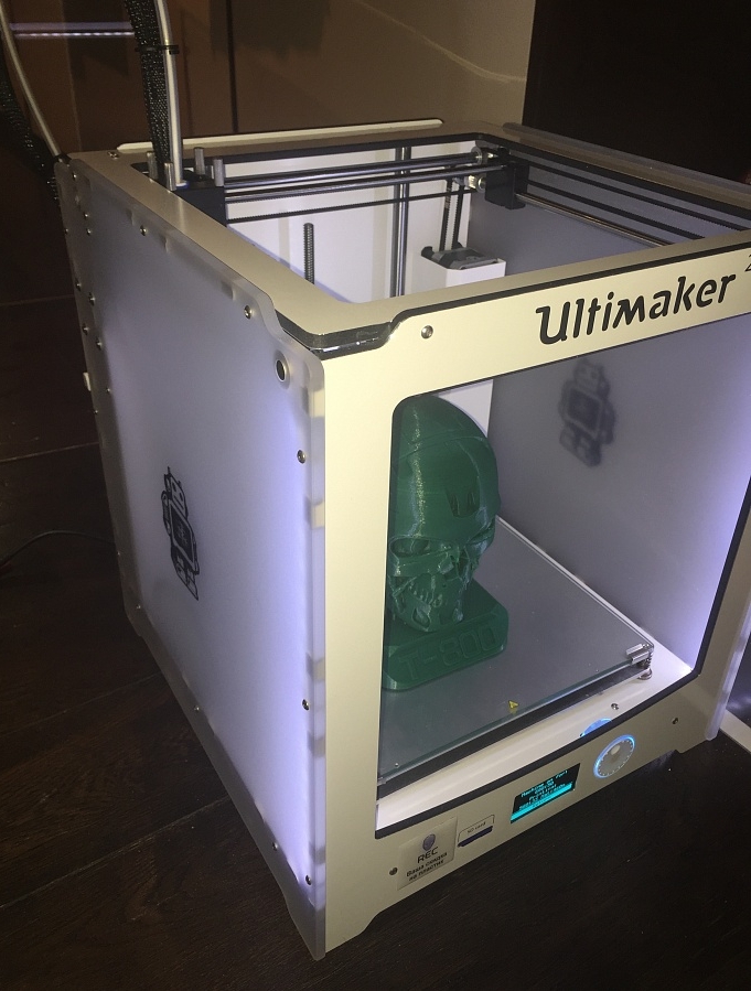 Продам Ultimaker 2+ 205 000