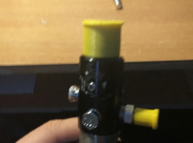 Dolum bağlantısı ve HP silindirinin "başı" için kapak (Plastik Aparattır!!!) Dolum bağlantısı ve HP silindirinin "başı" için kapak (Plastik Aparattır!!!)