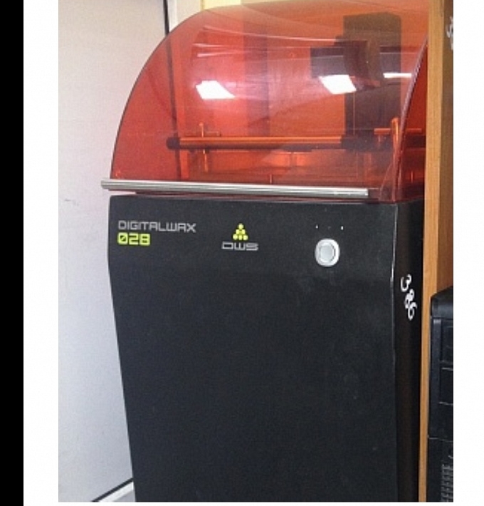 Продам б/у 3D принтер в отличном состоянии