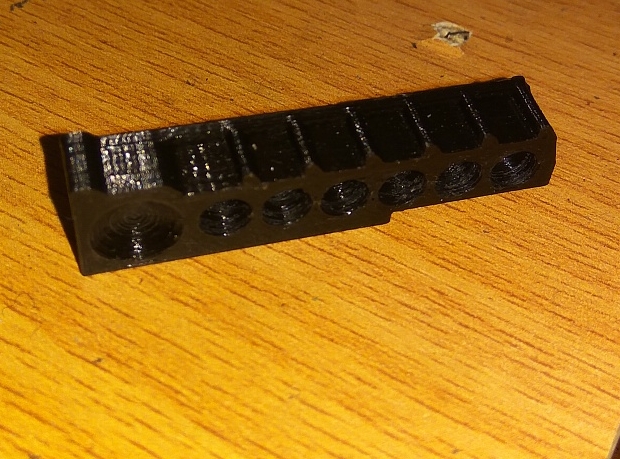 3D model “MP-61 hava tabancası için 6 şarj klipsi” (Plastik Aparattır!!!)