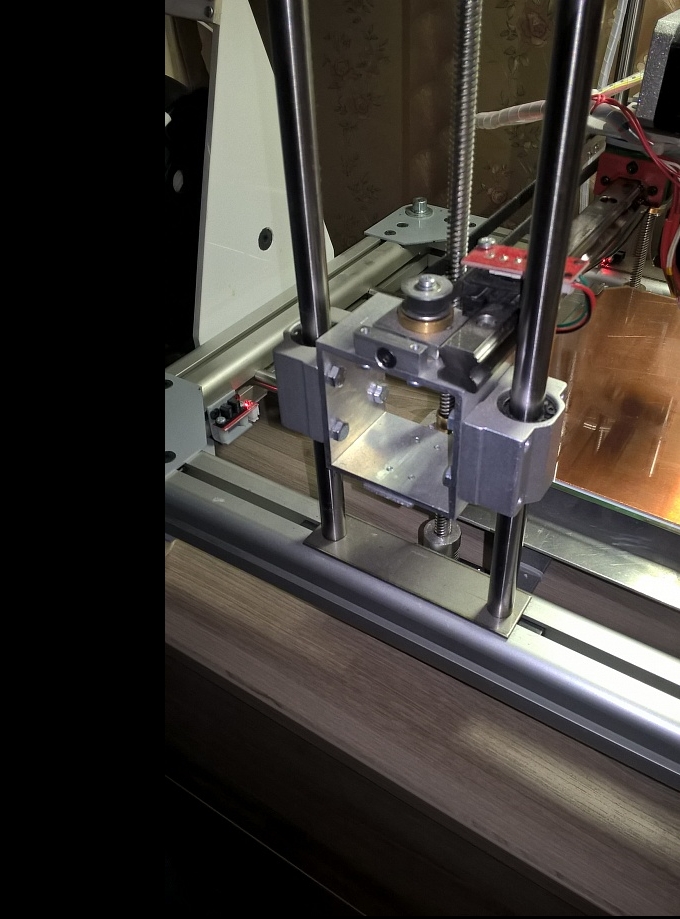 продам каркас принтера с направляющими и кронштейнами 