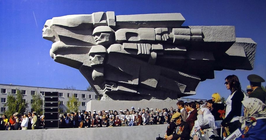 Нужна модель памятника. Набережные Челны