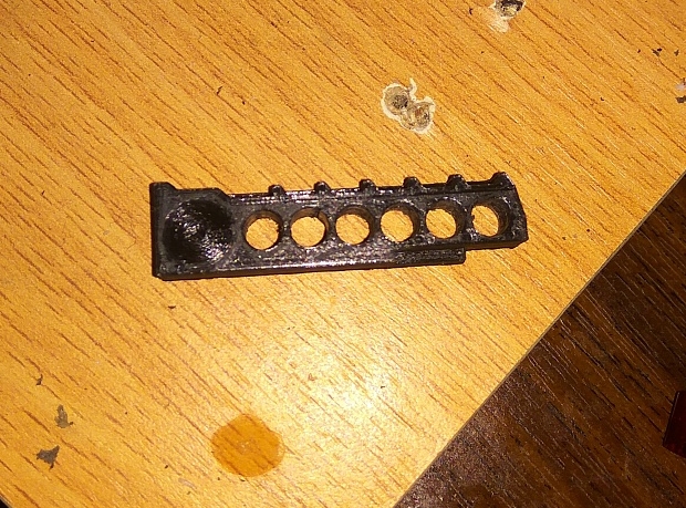 3D model “MP-61 hava tabancası için 6 şarj klipsi” (Plastik Aparattır!!!)