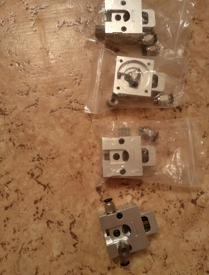 Продам механизм подачи экструдера Bulldog (Бульдог)