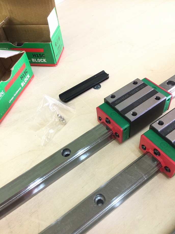 3 фрезерованные рельсовые направляющие HIWIN 15 мм + каретки HIWIN H15C