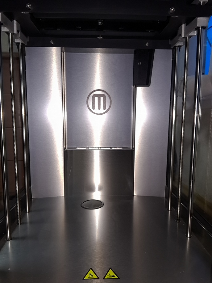 Продаем 3D-принтер MakerBot Z18