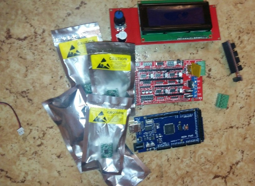 Продаются запчасти для 3D принтера