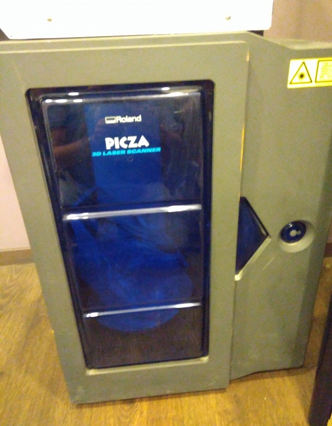 Продам сканер японский Roland LPX-250