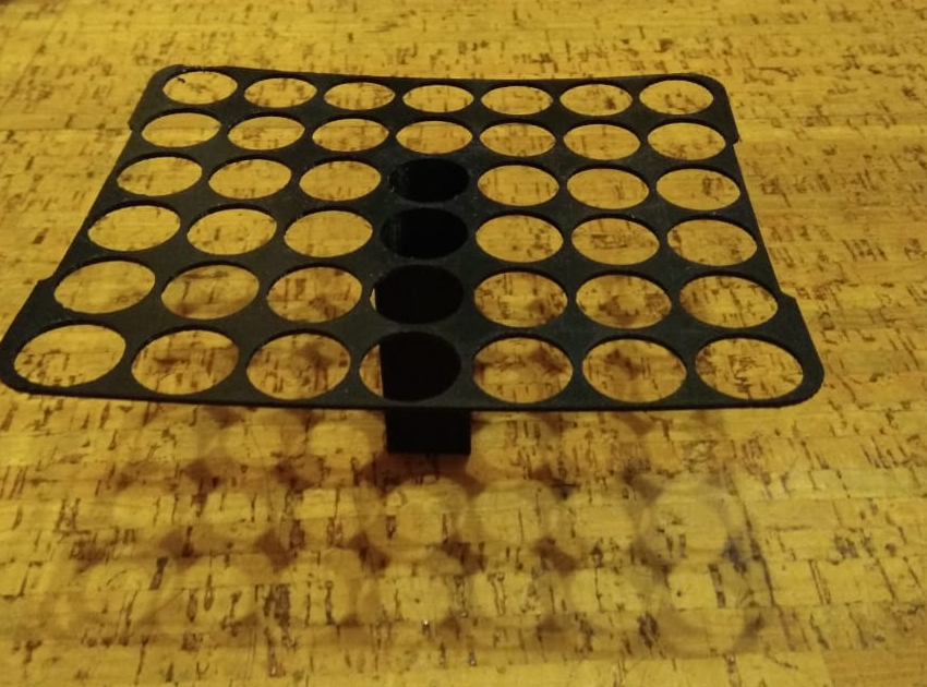 12 cal kartuşun saklanması, 55 ruble için sabit bir fiyattan bir kutuya yerleştirilir. (Plastik Aparattır!!!)