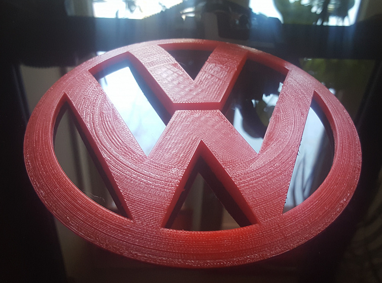 Volkswagen LT radyatör ızgarası amblemi ara parça olmadan (Plastik Aparattır!!!)