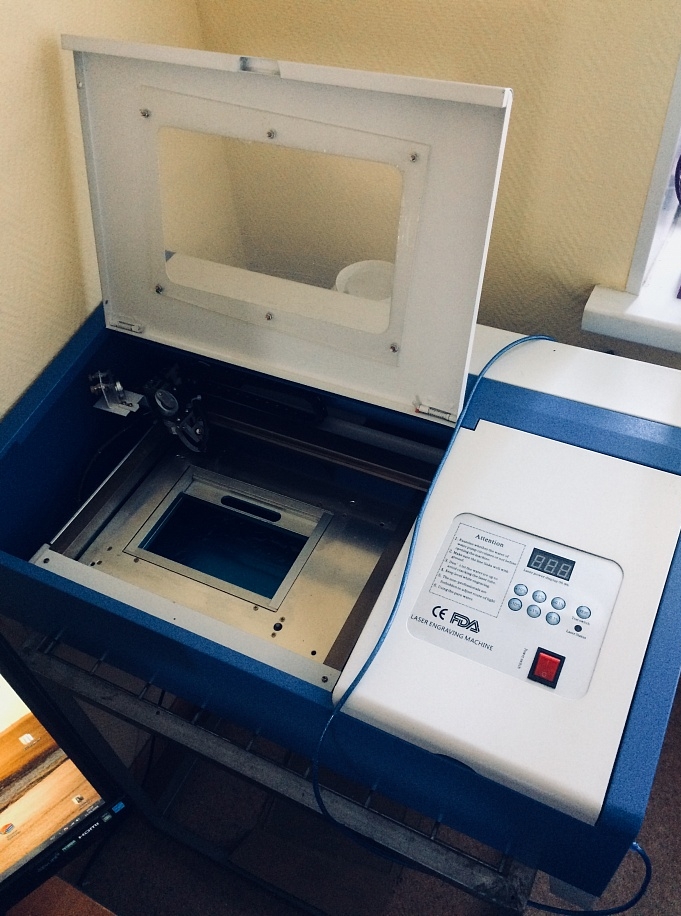 Продам Новый лазерный гравер/резчик CO2 50 Вт.