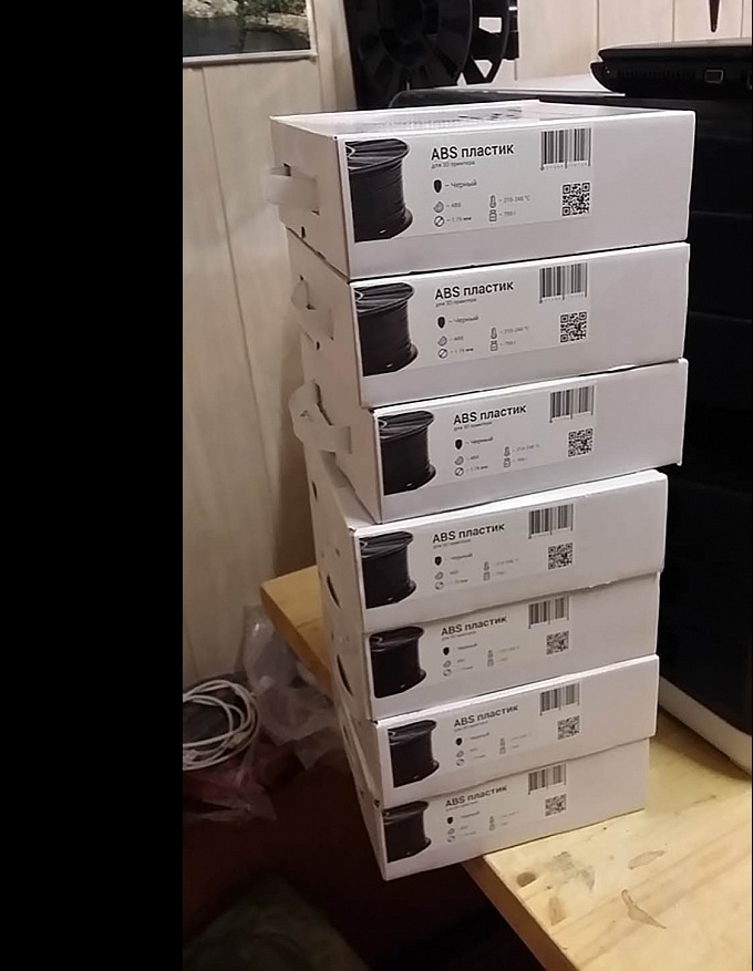 Продам пластик  REC ABS черный