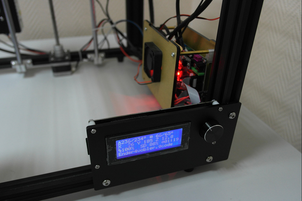 Продам принтер ender 4 Продам принтер ender 4