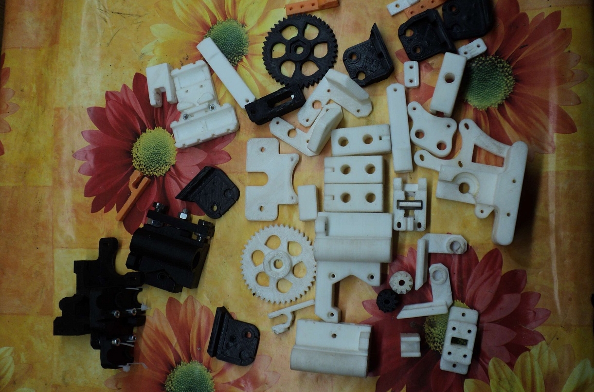 Комплект пластиковых деталей Prusa i3 Комплект пластиковых деталей Prusa i3