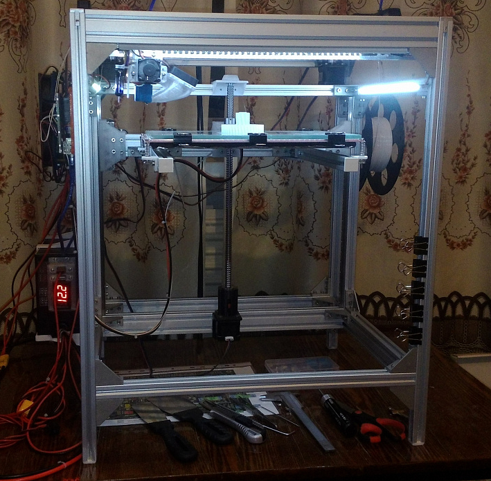 CoreXY принтер на рельсах с областью печати 200*300*300  CoreXY принтер на рельсах с областью печати 200*300*300