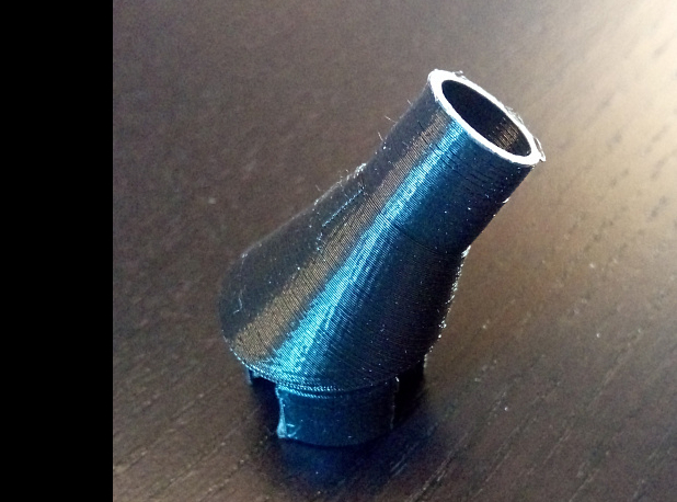 Bir el fenerini kedi lazerine dönüştürmek için aparat (Plastik Aparattır!!!)