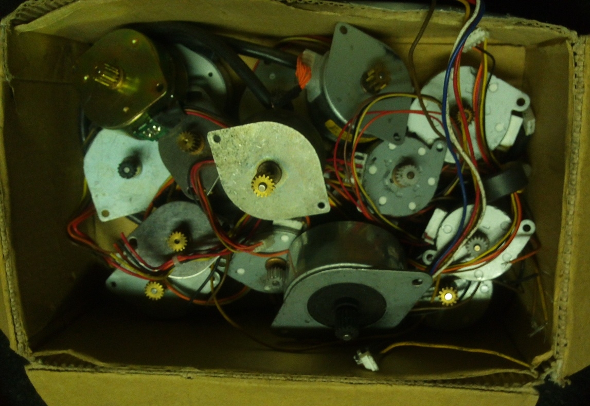 Шаговые двигатели