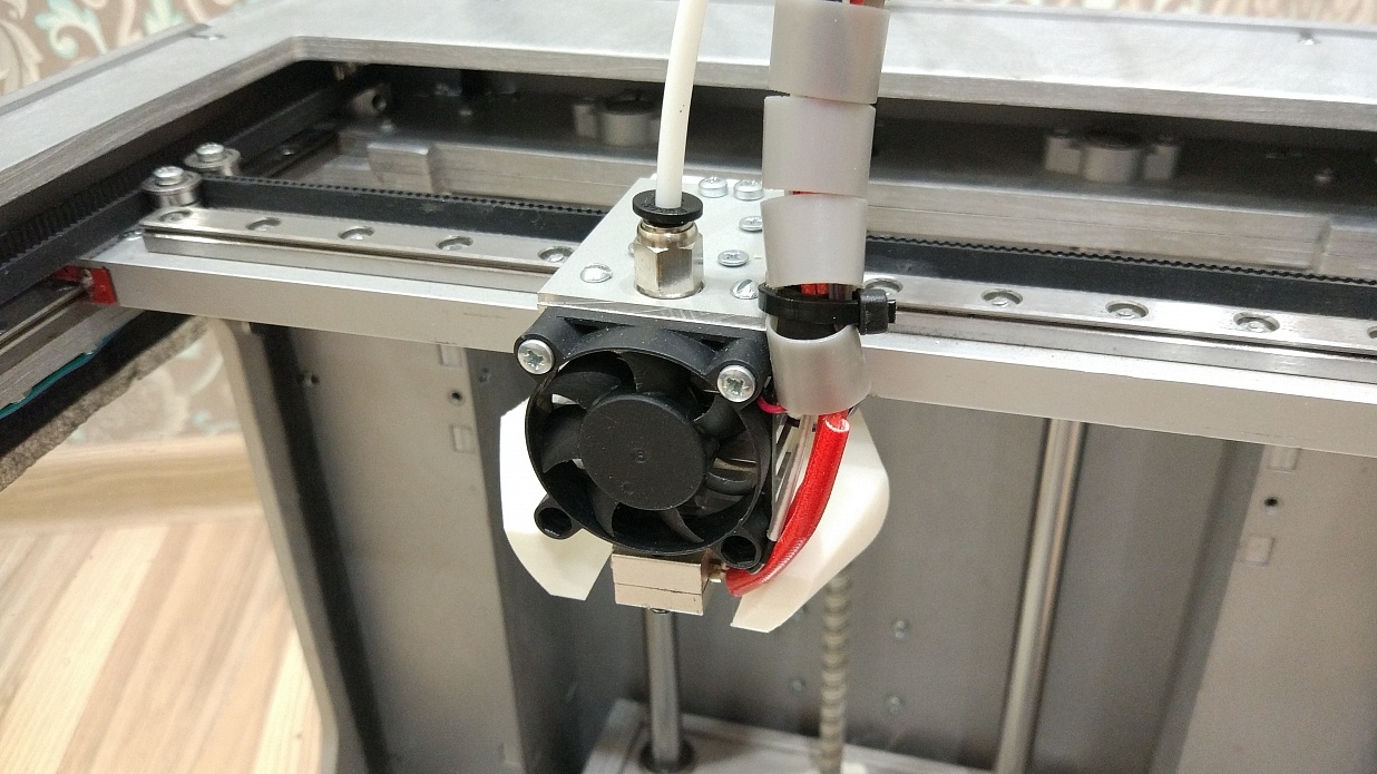 Продам 3d принтер ZAV