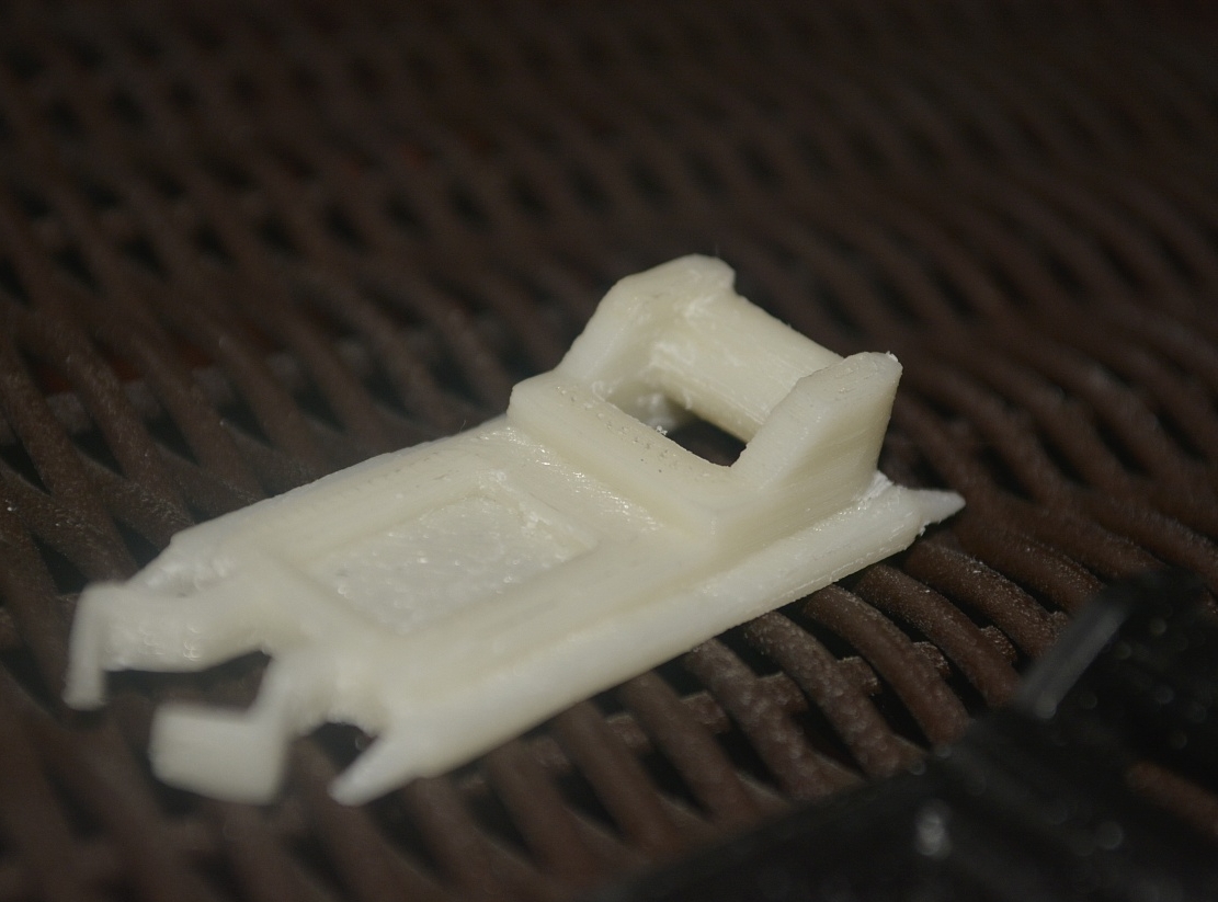 Kapağın detayı (Plastik Aparattır!!!)