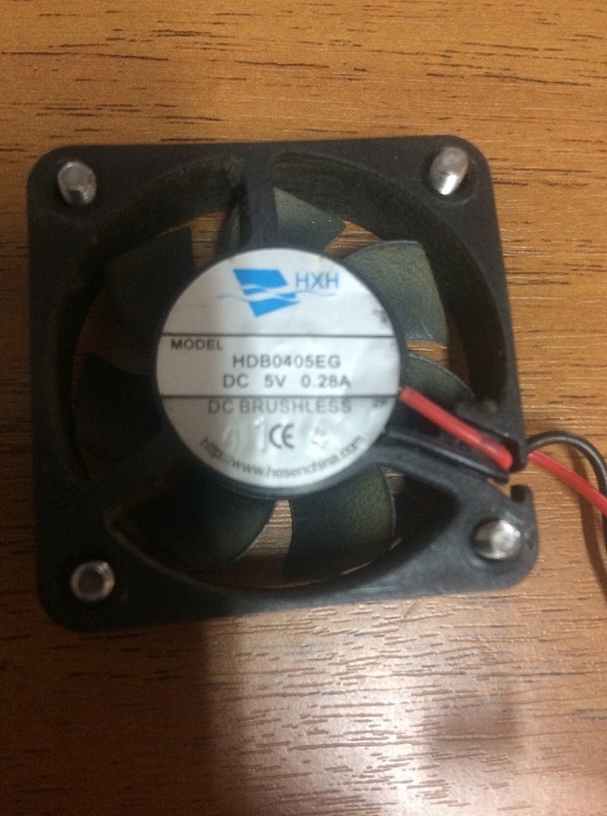 Куплю вентилятор 40х40х10мм 5В 