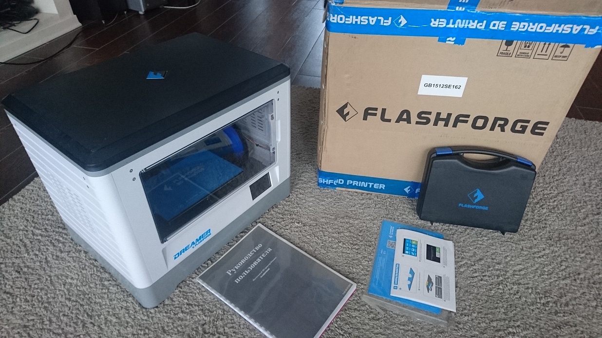 Продам новый 3D принтер с большим количеством расходников