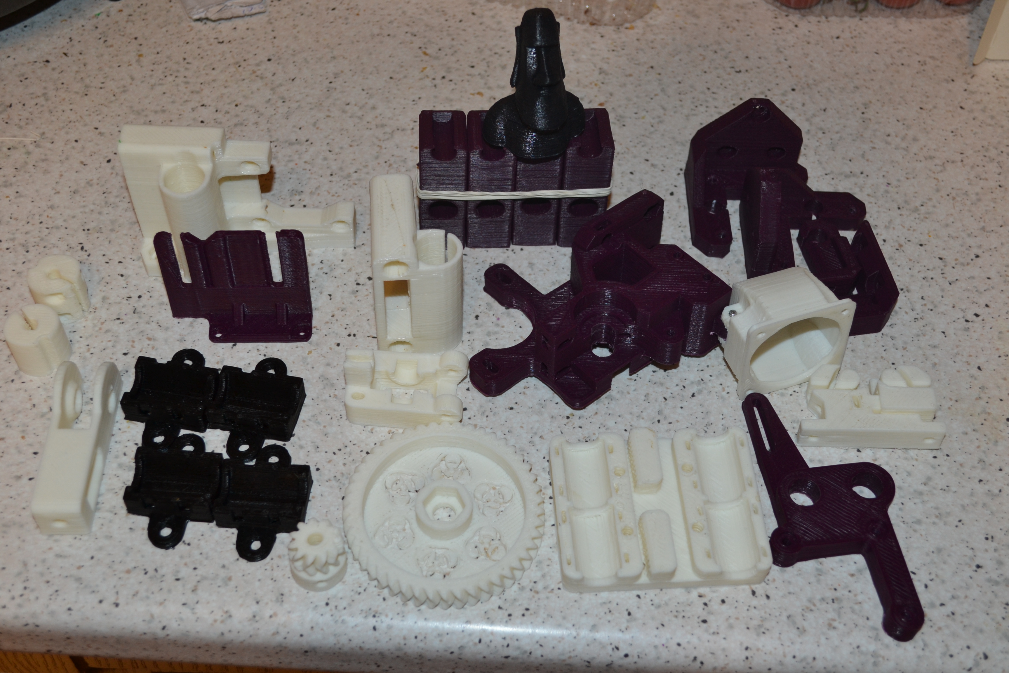 Продаю набор пластиковых деталей для сборки Prusa i3 rework