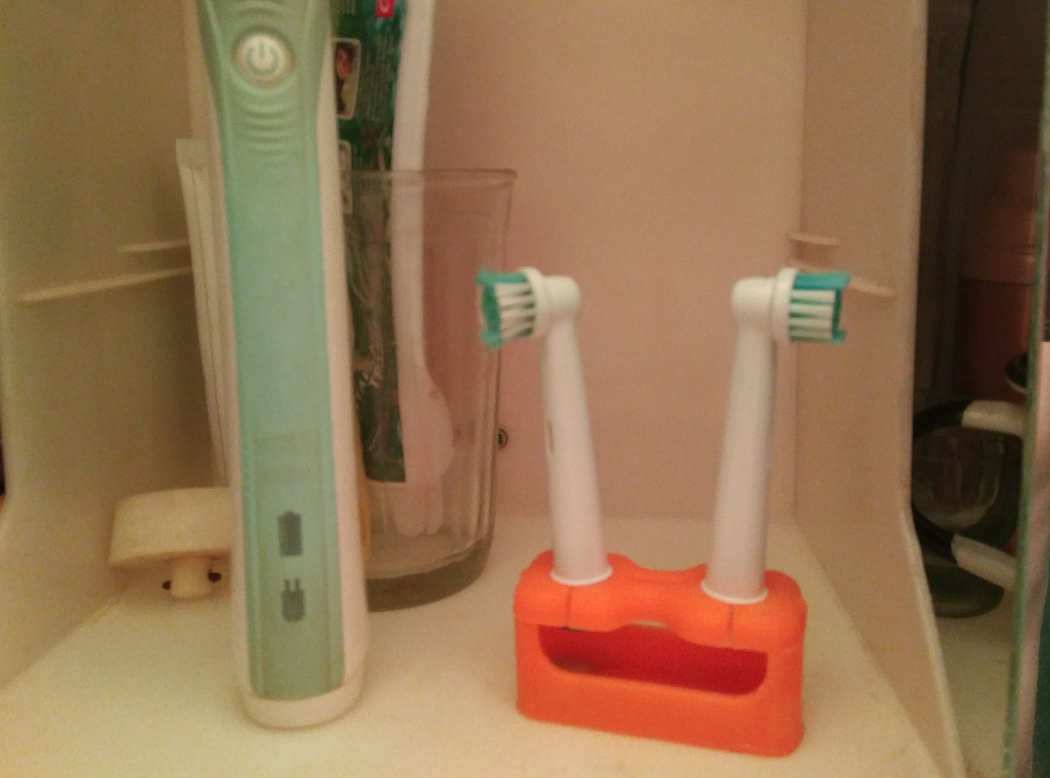 oral-b diş fırçası başlıkları için stand (Plastik Aparattır!!!)