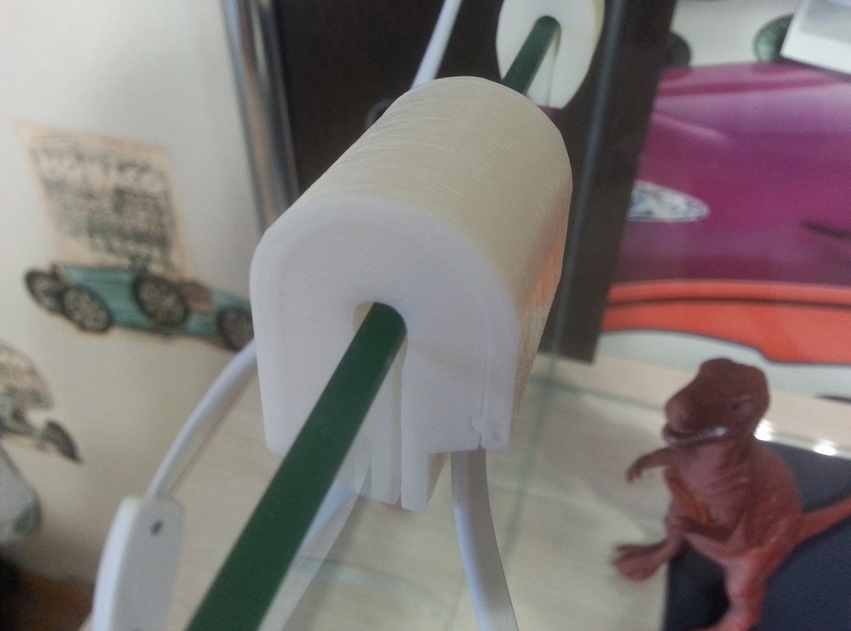 Akvaryum için kablo kanalı. (Plastik Aparattır!!!)